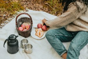 Top 10 Seasonal Food Experiences for Solo Female Travelers